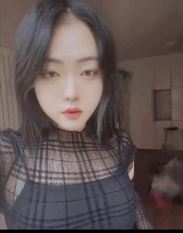 首刷小莹莹 第1张