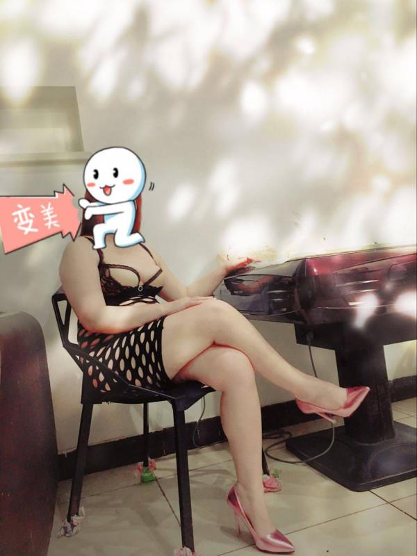 重庆少妇丝袜诱惑 第1张