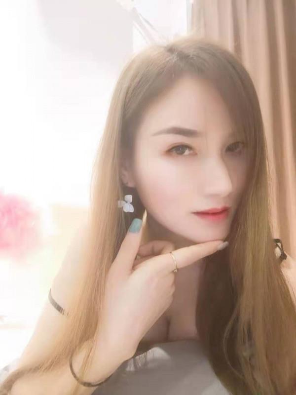 颜值还不错的轻熟女 第1张