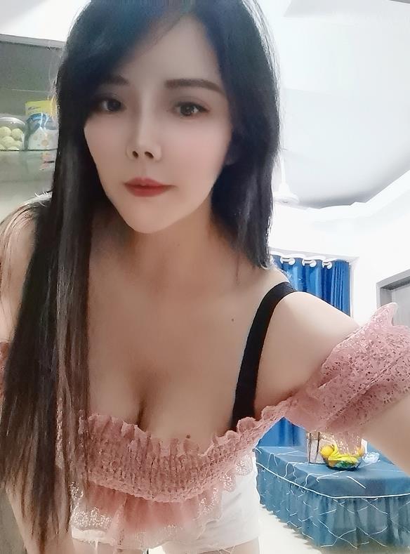 丰满的越秀小七 第1张