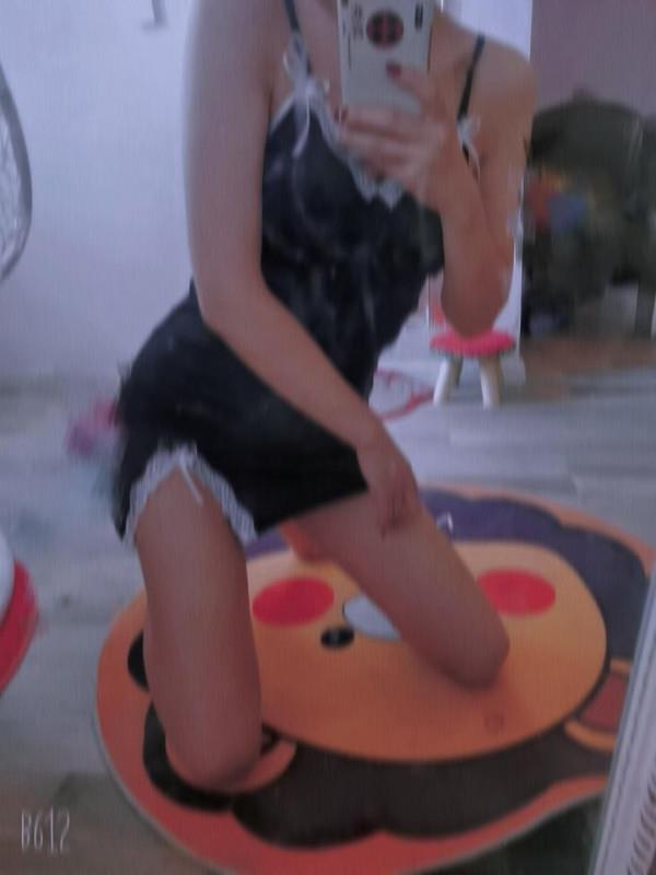 小榄白虎妹子 第1张