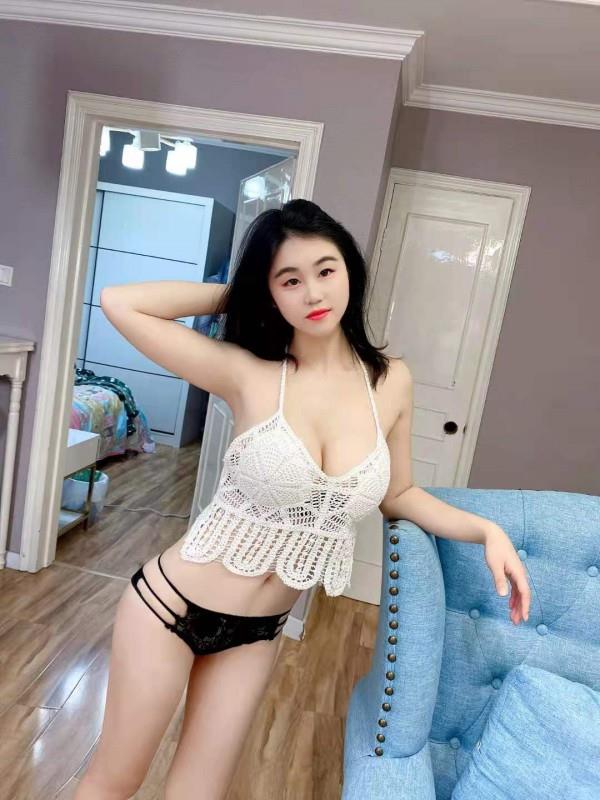 品尝小草莓 第1张