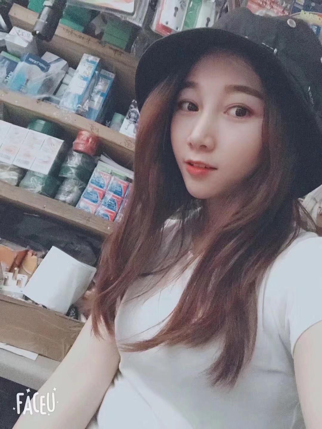 肤白貌美的小姐姐 第1张