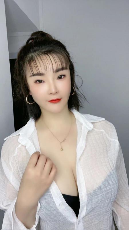 白云大波妹 第1张