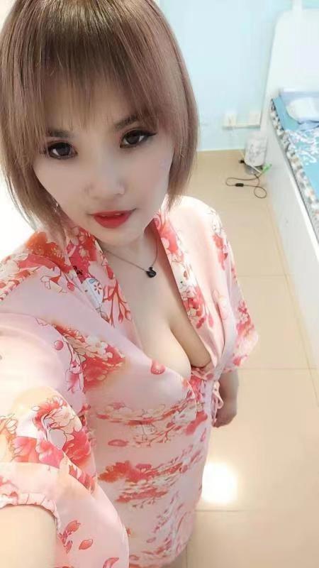 年轻有气质,颜值正身材好,温柔体贴懂男人 第1张