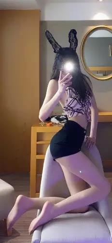 清纯又性感的邻家小姐姐，D杯大奶翘臀榨汁机，梦中情人的feel 第2张