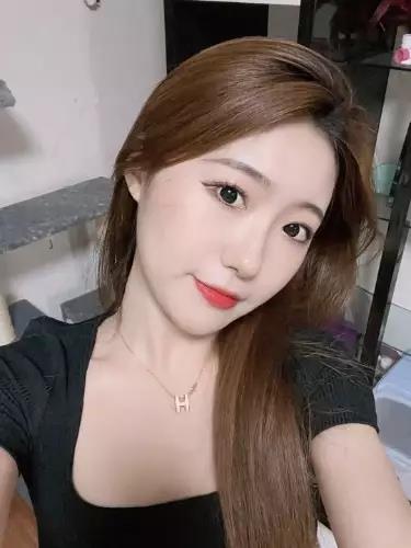 清纯又性感的邻家小姐姐，D杯大奶翘臀榨汁机，梦中情人的feel 第4张