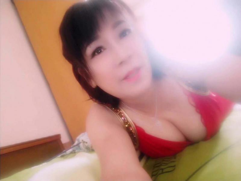 大胸大屁股熟女 第1张