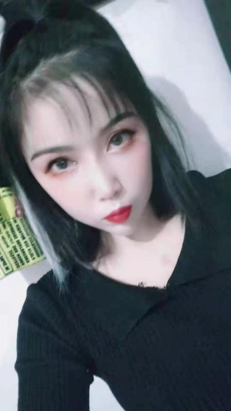 年轻大长腿妹子 第1张