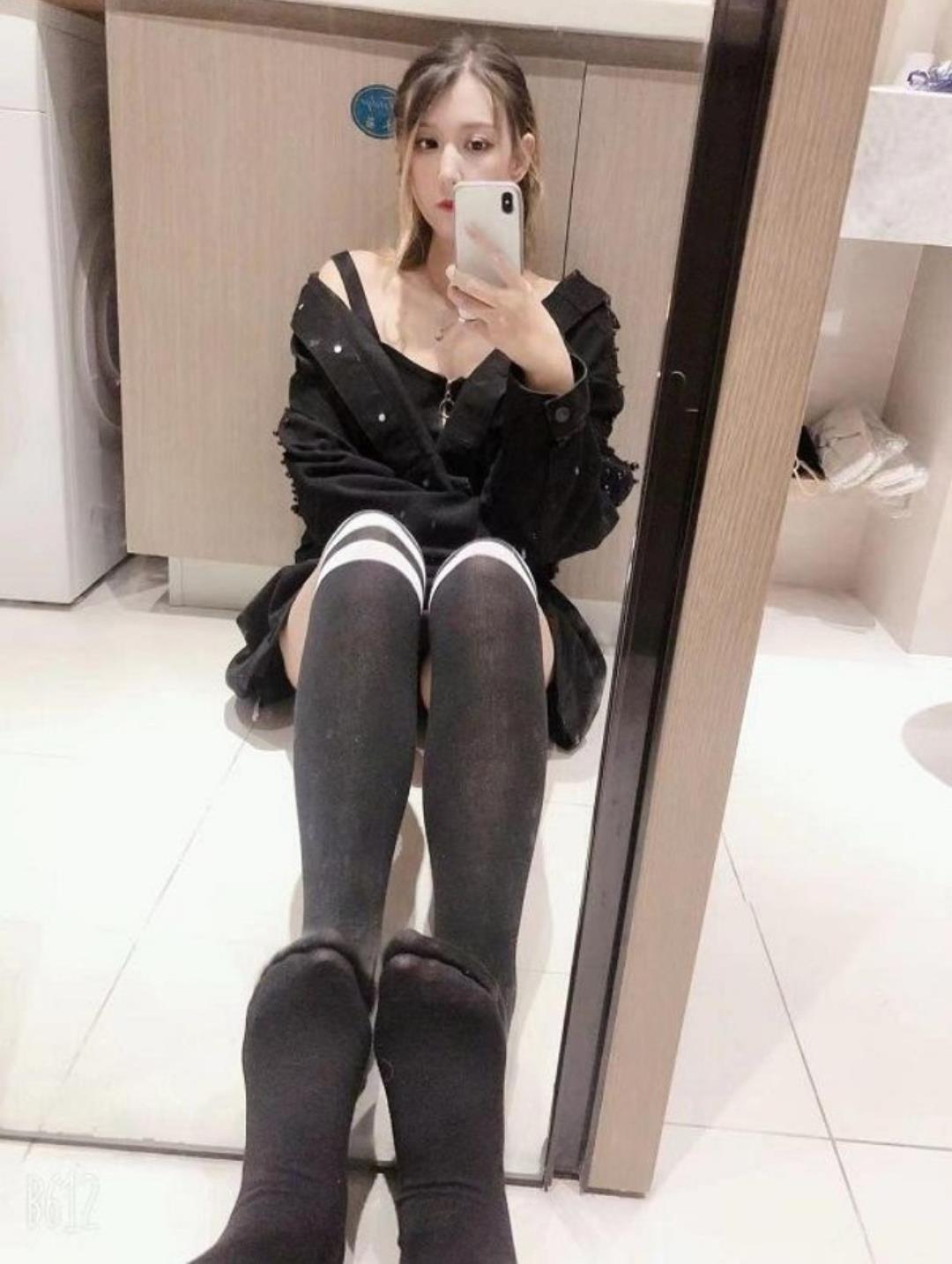辣妹,有股媚劲 第1张
