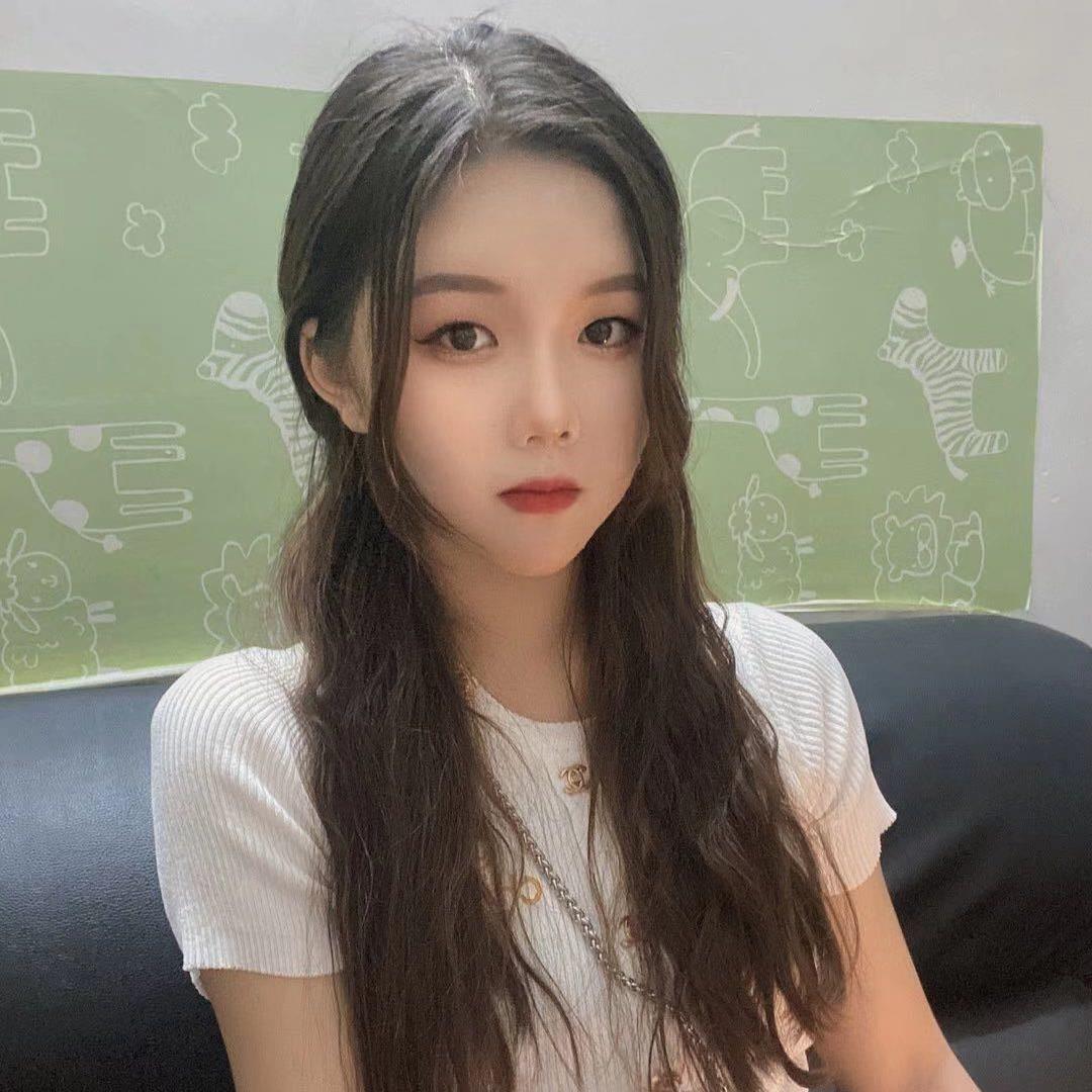 温柔可爱的珊珊 第1张