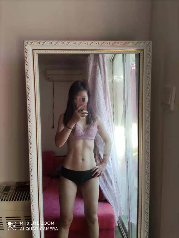 170健身型小少妇 第3张