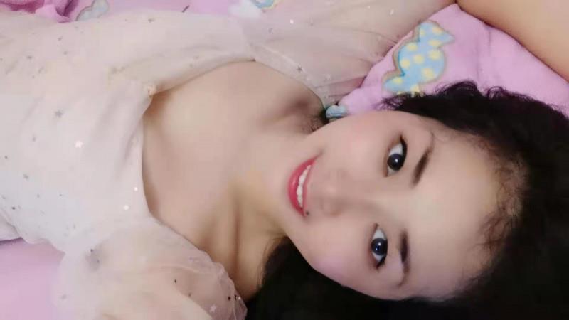 又纯又欲的大波琪琪 第2张