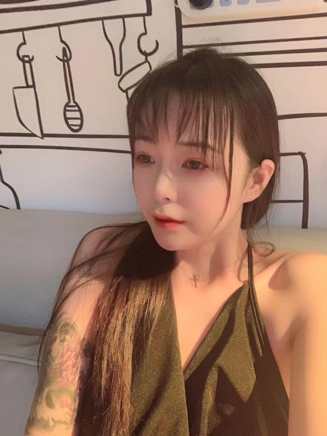天河颜值小艾 第1张