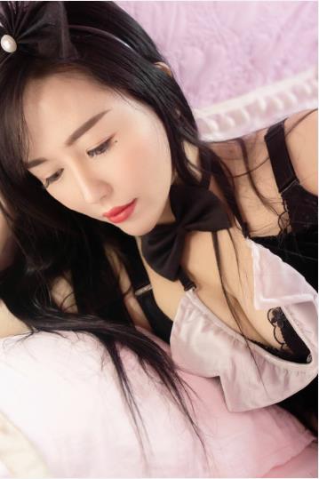 小巧玲珑的妹子 第1张