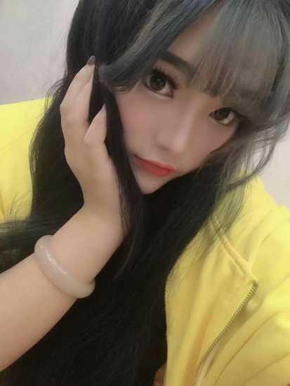 脸蛋清秀温婉的杭州嫩妹，D罩杯肉奶肉屁股，战斗力杠杠的 第2张
