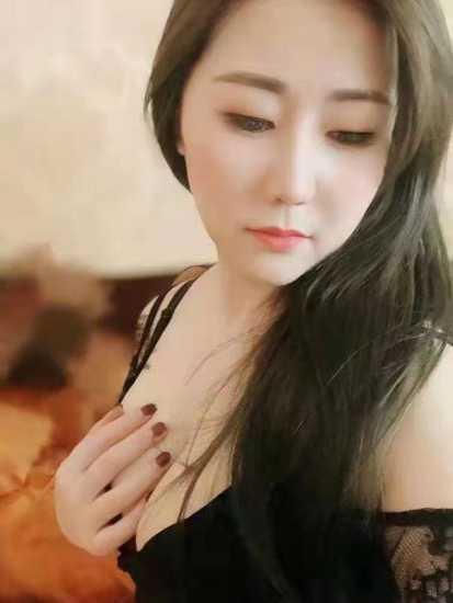 青年路性价比很高的妹子 第1张
