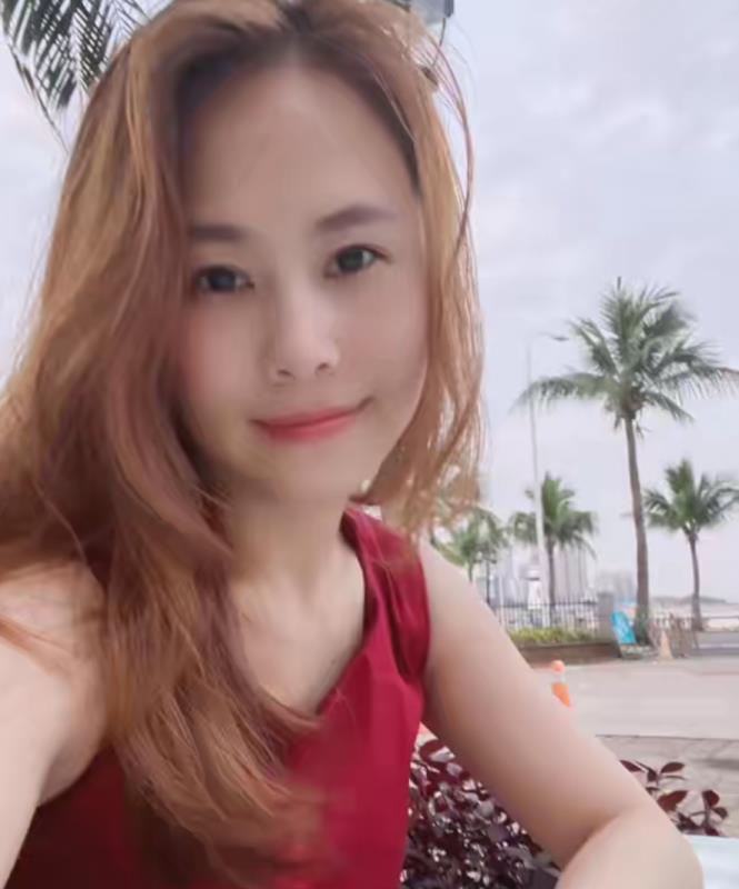 性感文静小姐姐 第2张