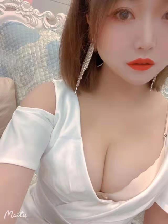 服务好的美女 第1张