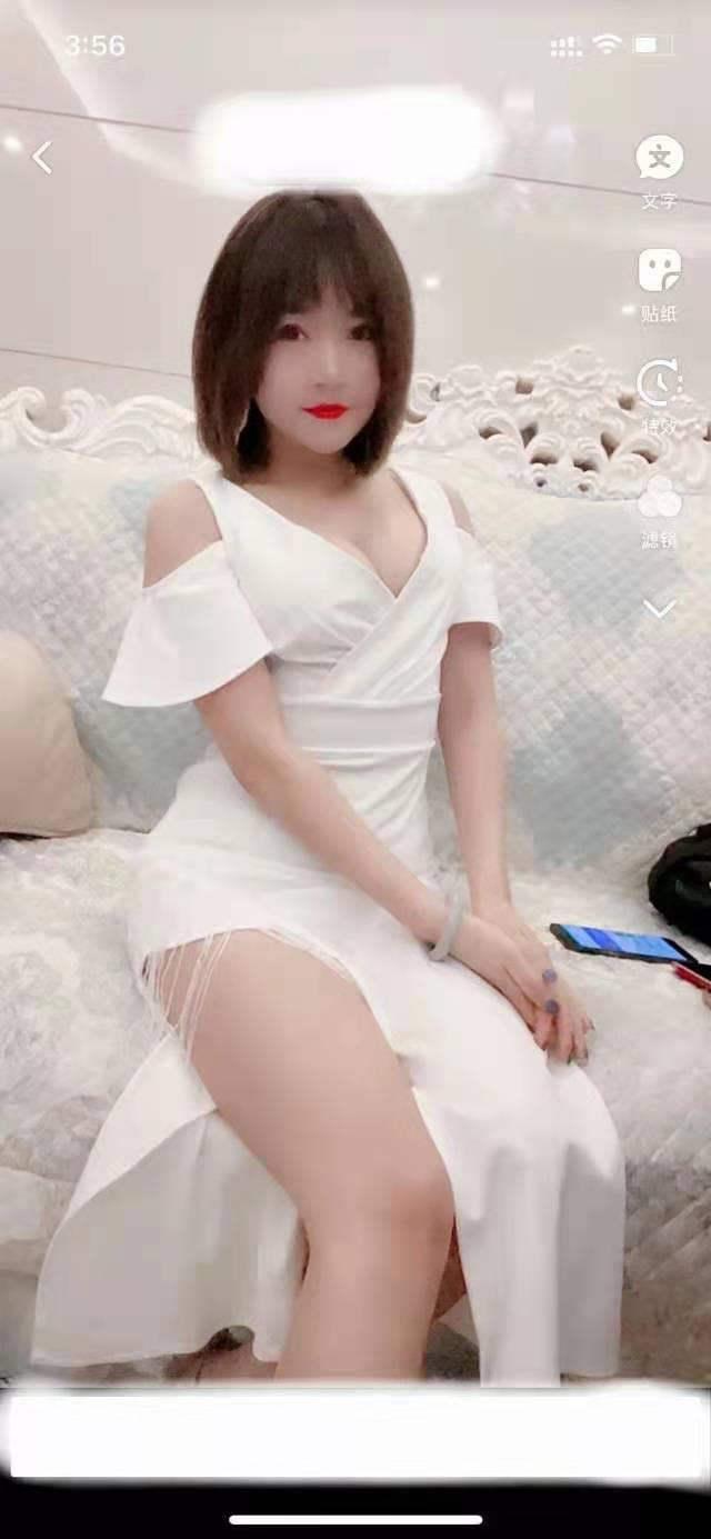 服务好的美女 第2张