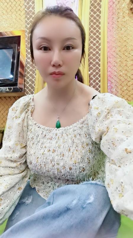 性感白嫩熟女姐姐 第3张