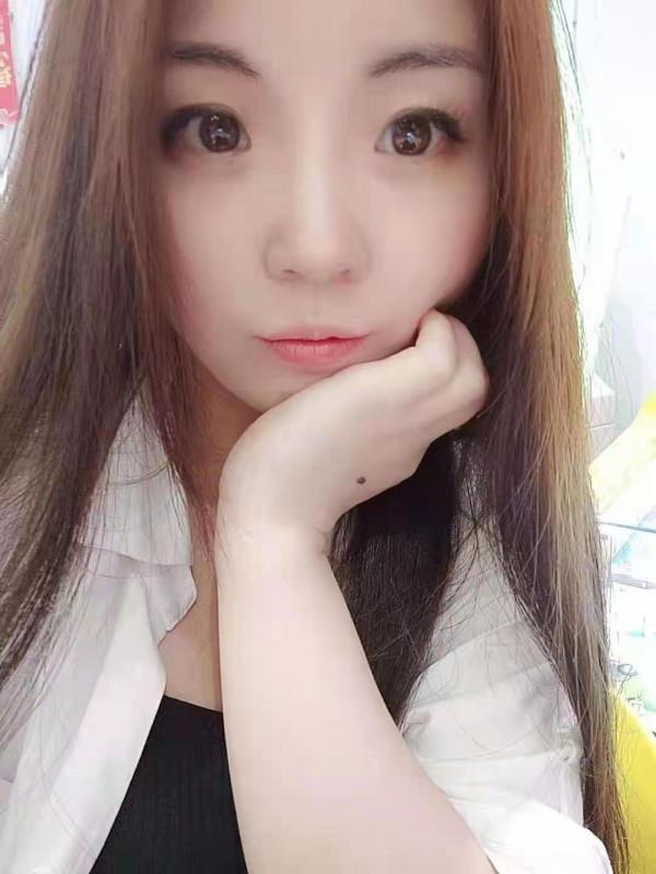 服务热情小美女 第1张