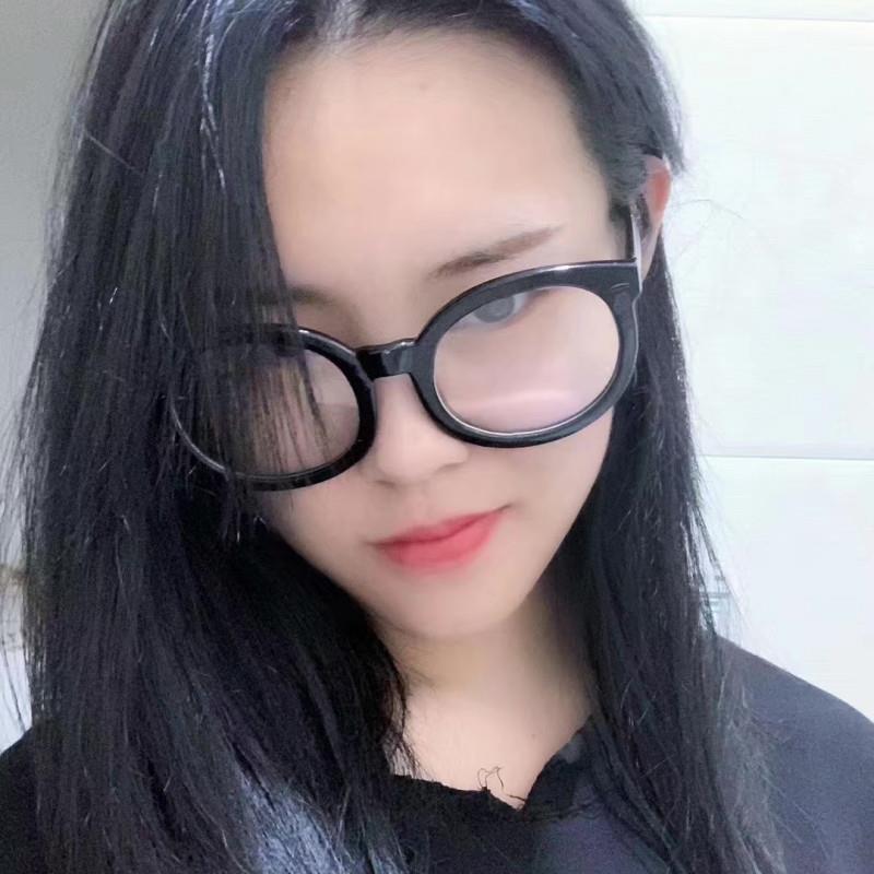 漂亮的学生妹子 第1张