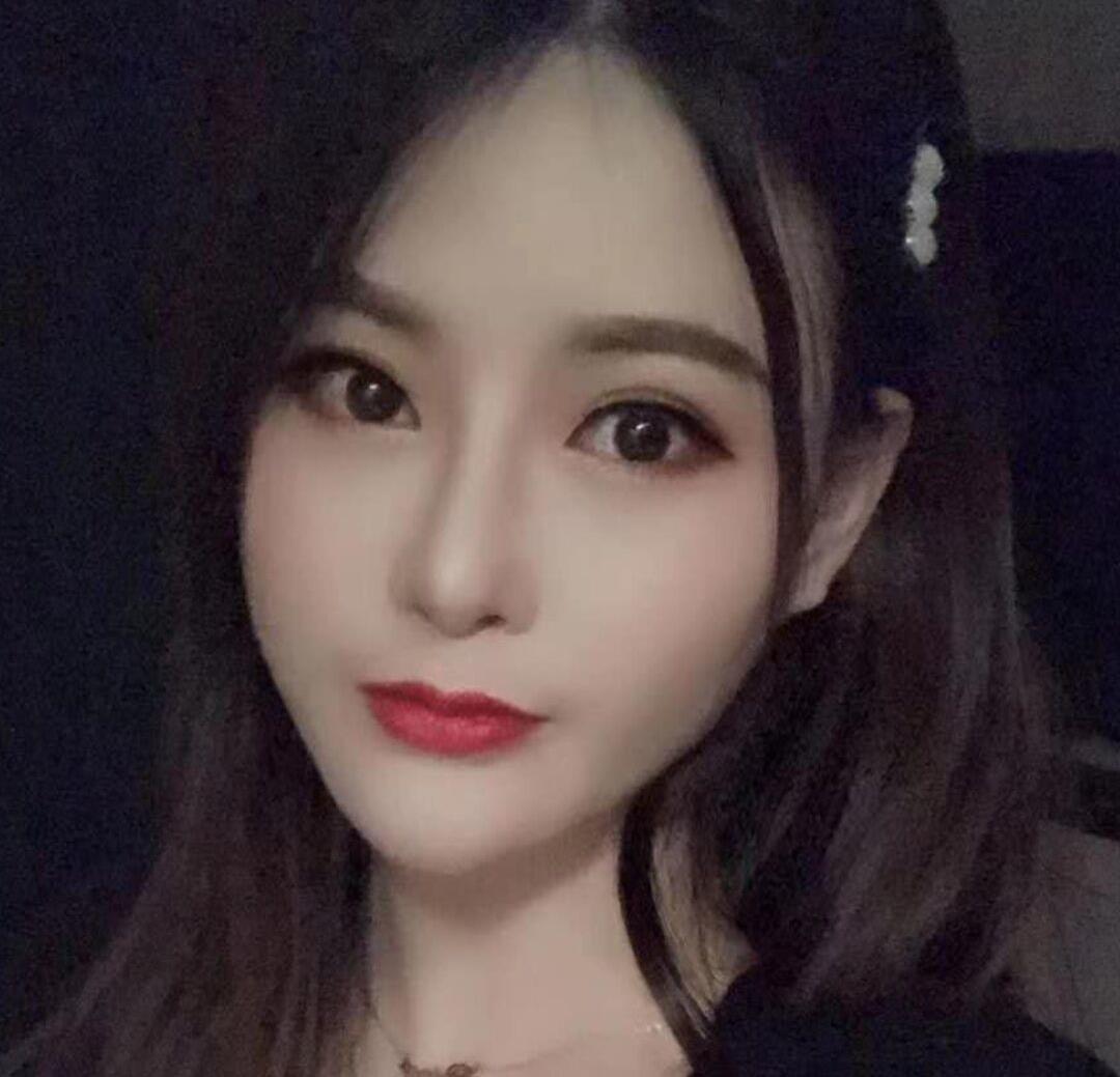 龙华美女 第1张
