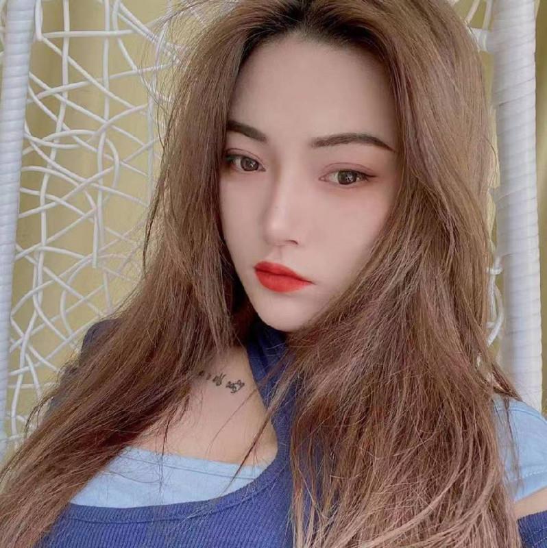 闵行刚出道不久的妍研 第1张
