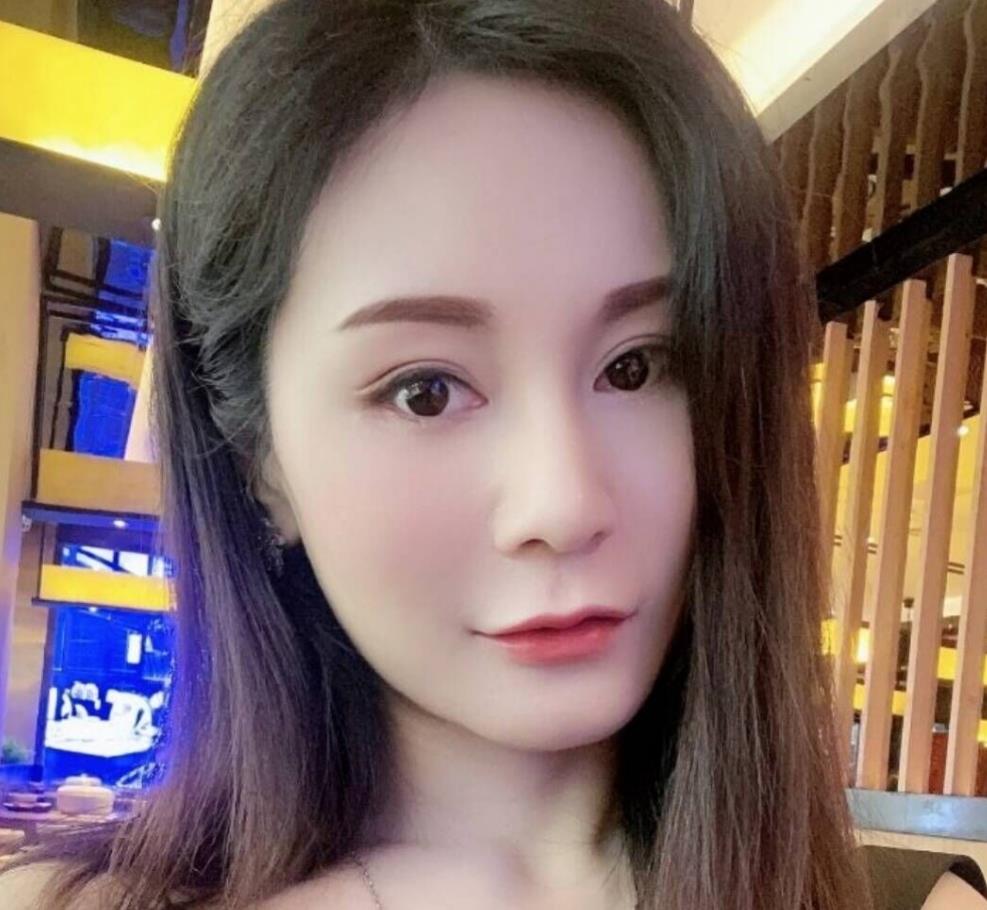 d奶大胸妹子 第1张