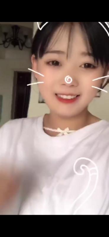 杨家湾03年白虎嫩妹小果 第2张