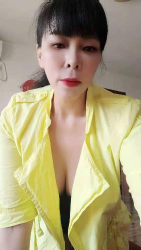 体验刚下水的熟女 第1张