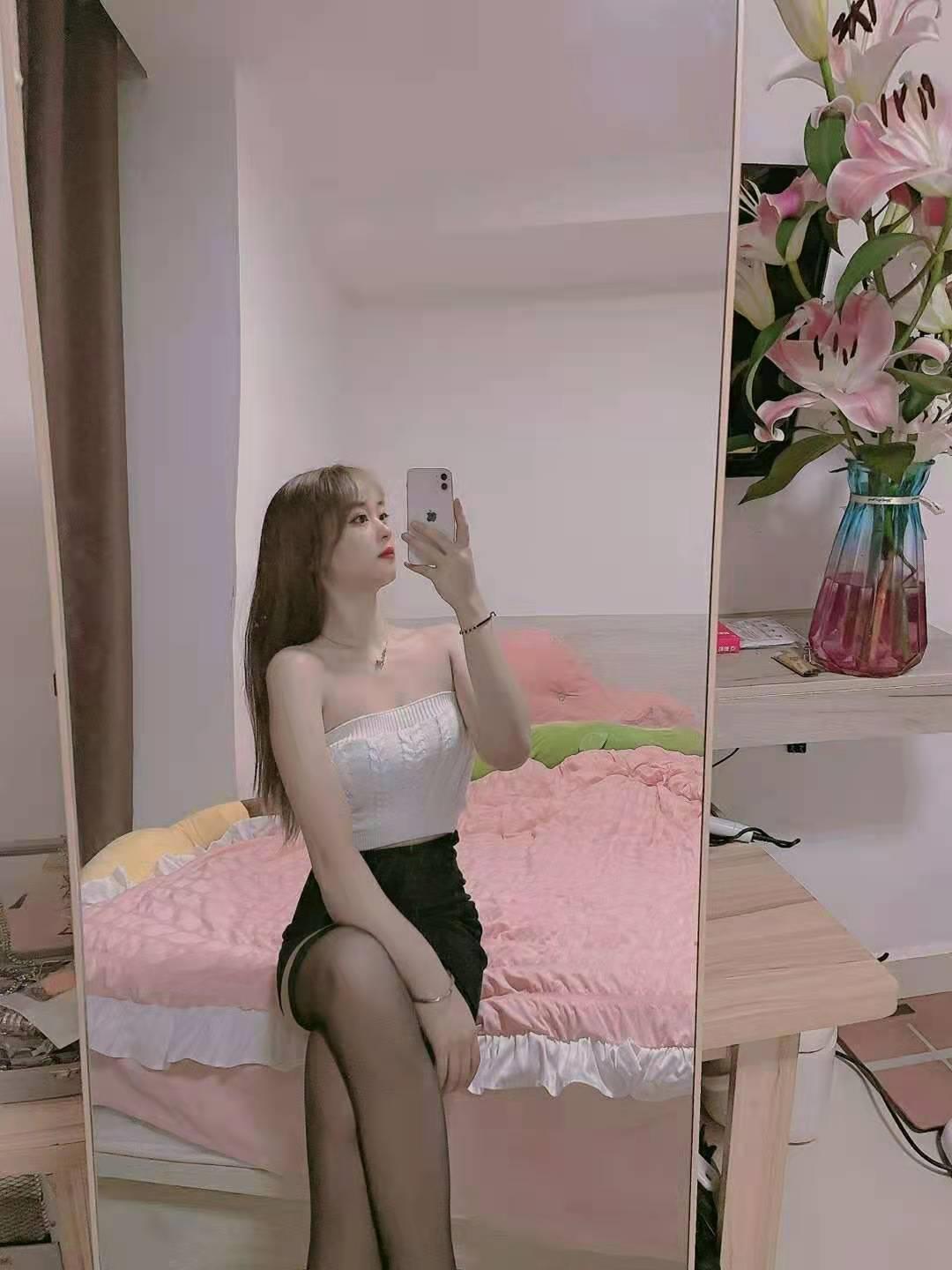 天津朋友己体验介绍过来的兼职美女，超配合超粉嫩多水，性感苗条身材 第2张