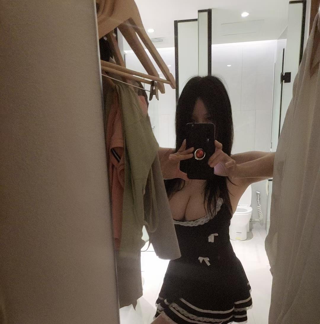 珠海超级巨乳估计有f杯 第3张