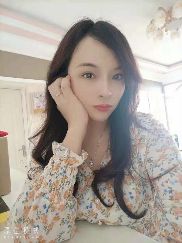 诱人小骚妇 第1张