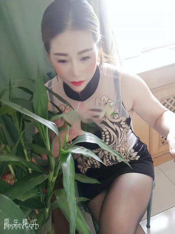 微胖身材少妇 第2张