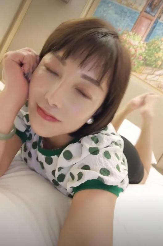 西班牙风情街小少妇 第1张