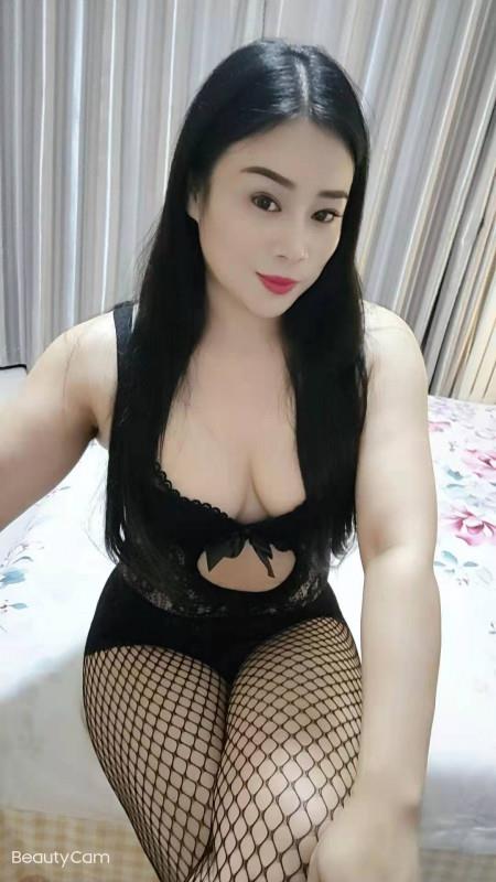 丰满熟女床上骚的很 第1张