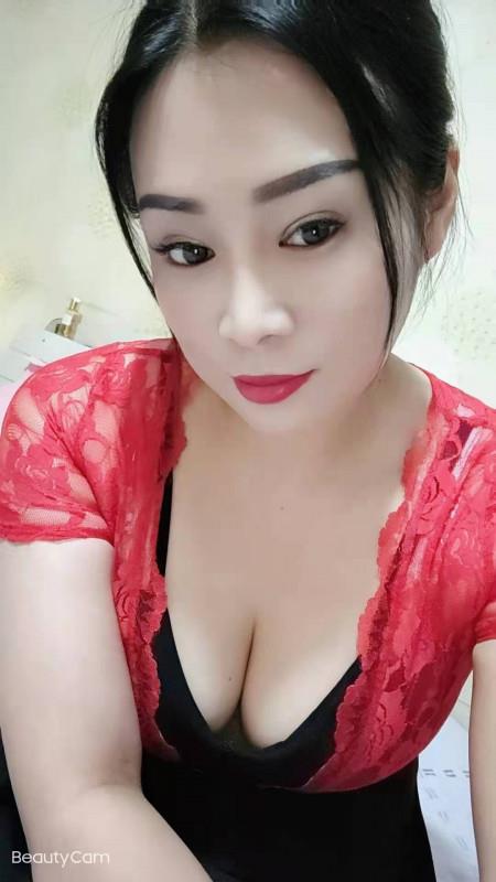 丰满熟女床上骚的很 第2张