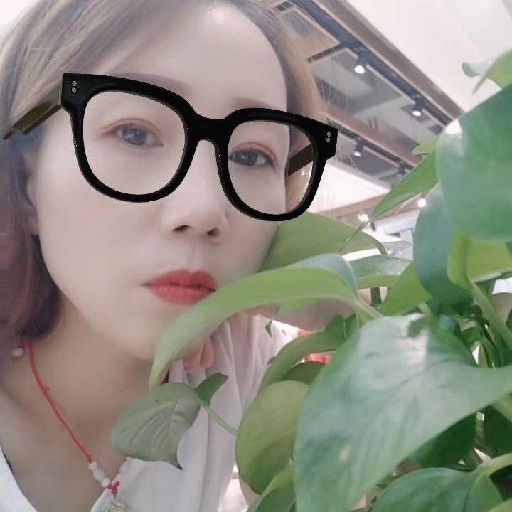 性感苗条熟女 第2张