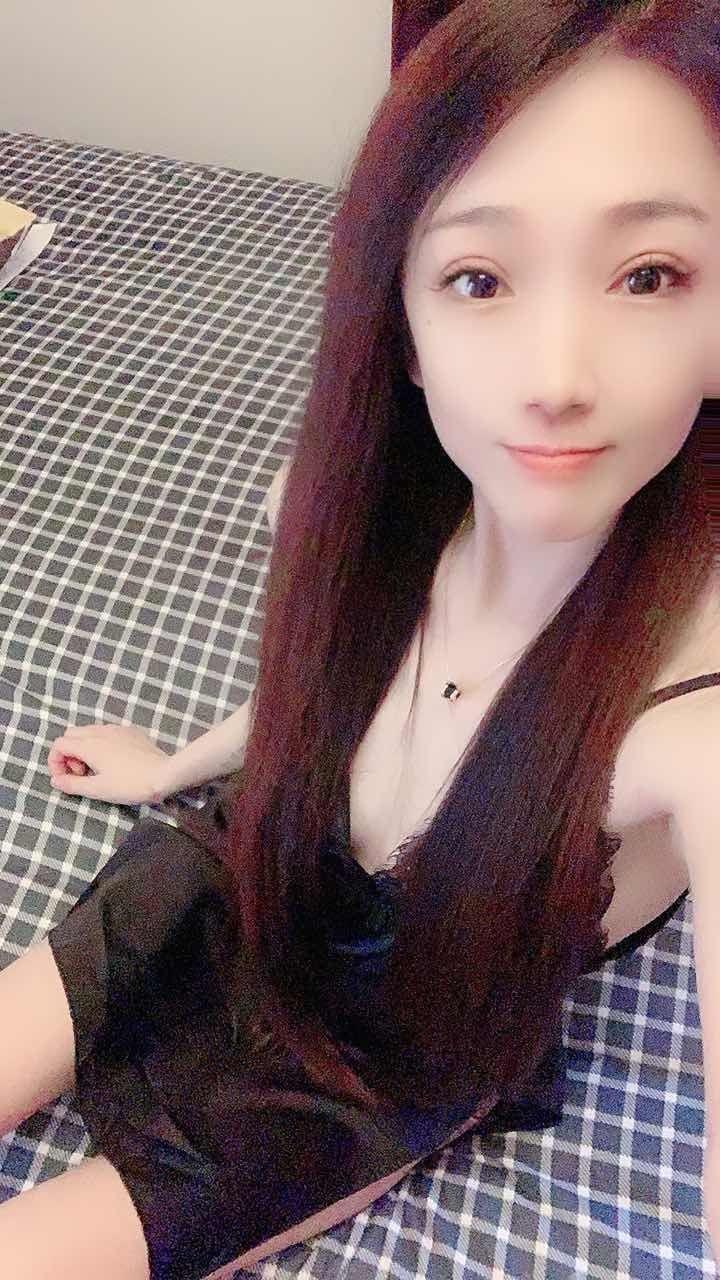 开裆黑丝小妹妹 第1张