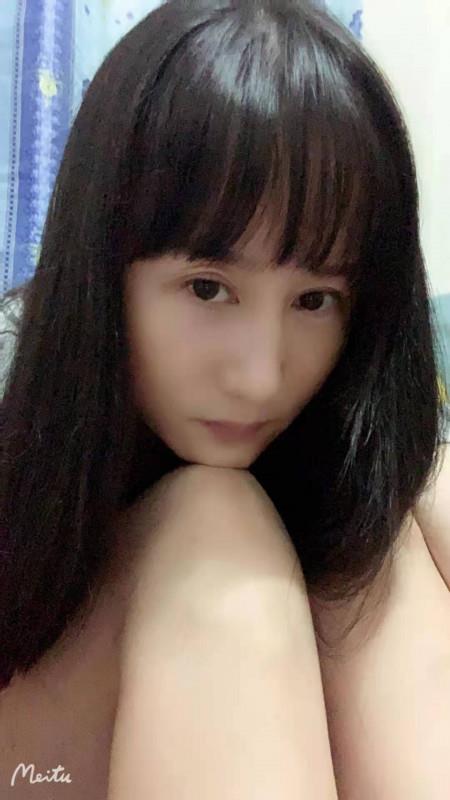 身材颜值都还不错的妹子 第2张
