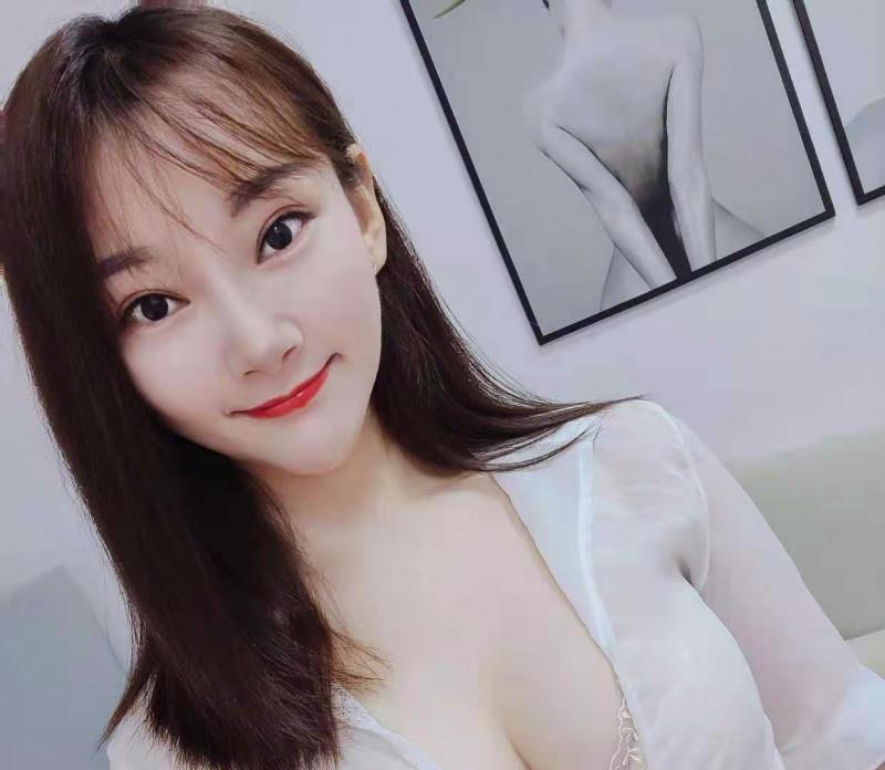 万佳小女神苗苗 第1张