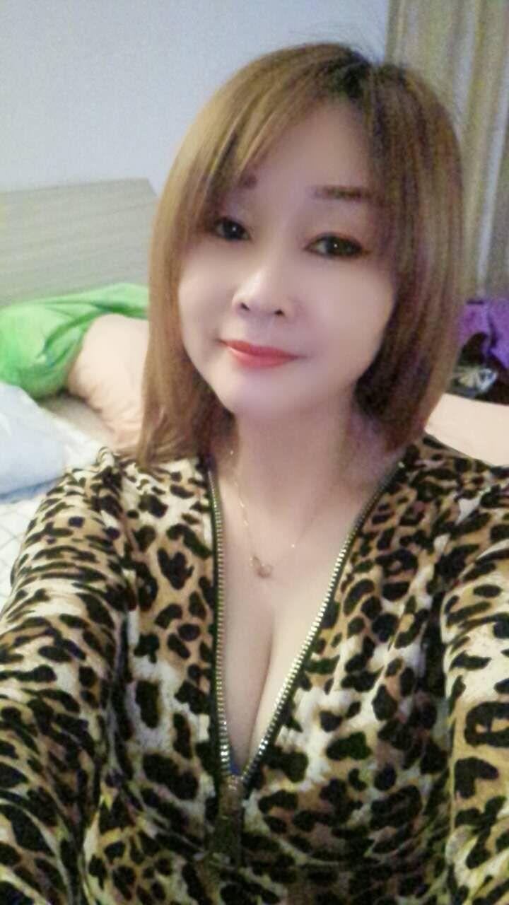 颜值性价比的少妇 第1张
