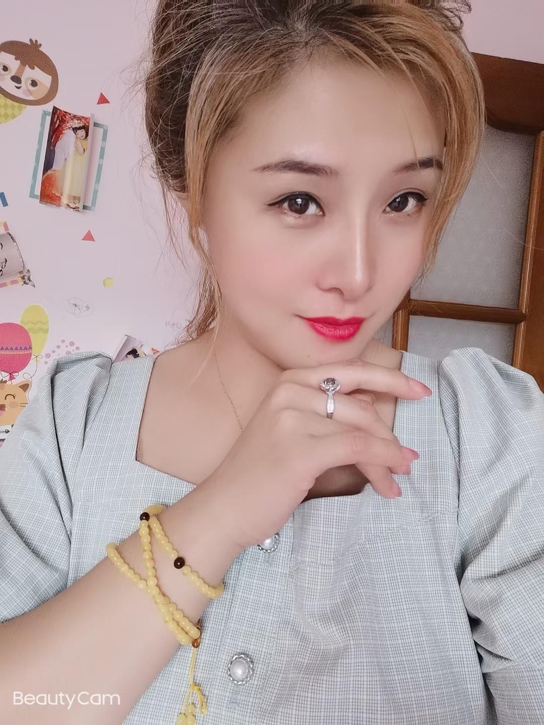 爱笑的女孩 第1张