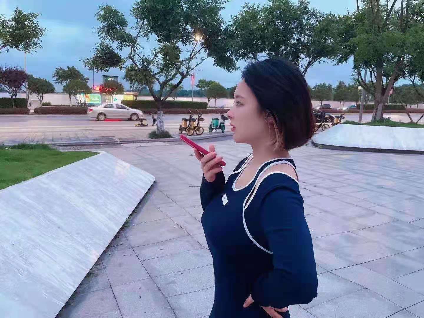 渝北F杯车灯美女 第3张