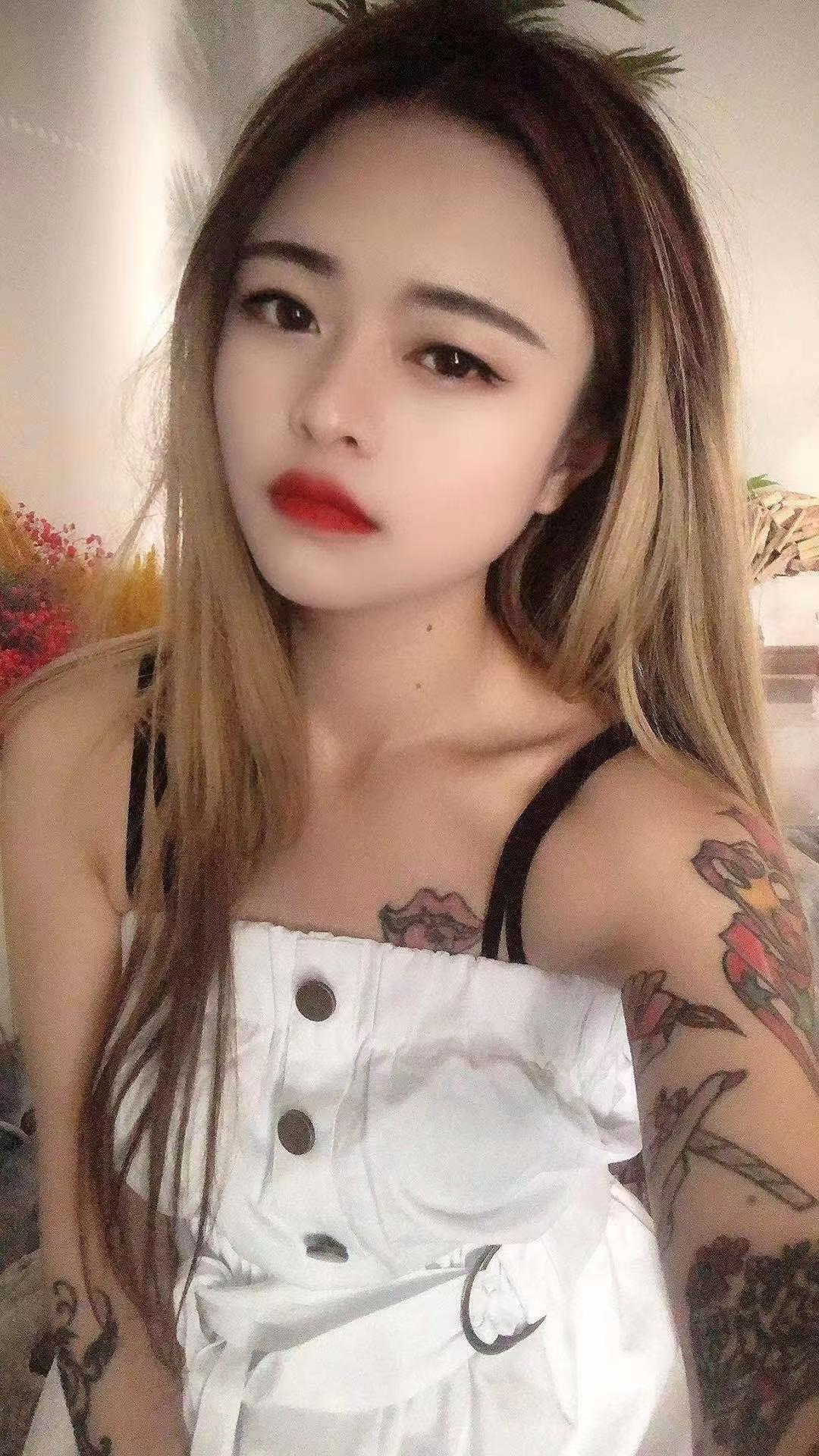 纹身骚妹妹 第2张