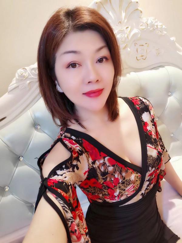 银泰城姐姐 第1张
