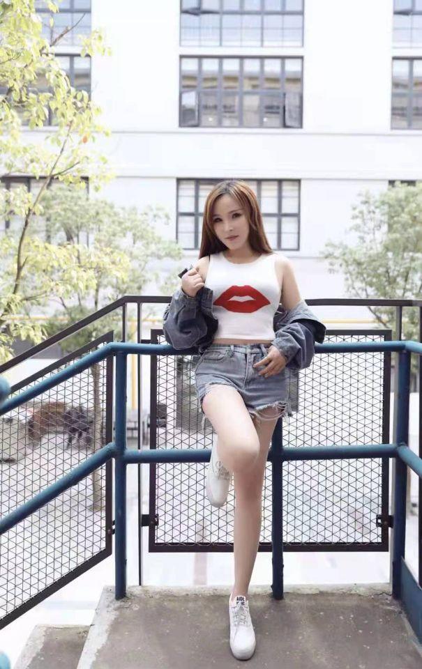 天然大奶丰满妹子 第3张