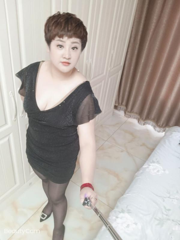 刚下水不久的胖少妇 第2张